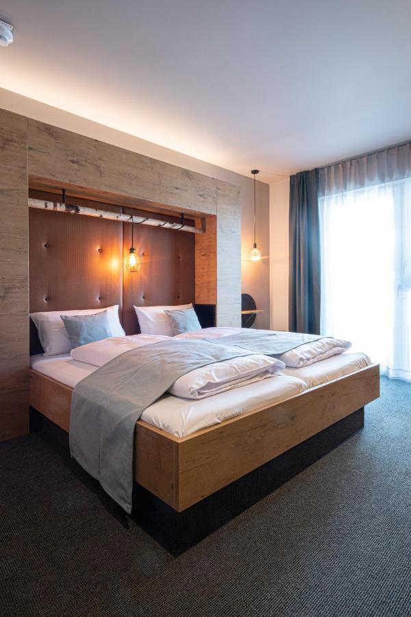 Riku Hotel Göppingen Exterior foto